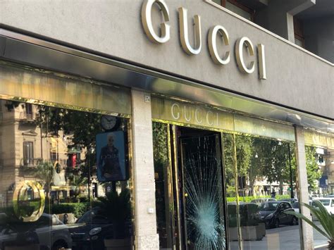 furto negozio gucci palermo|Via Libertà, tentato furto da Gucci: due denunce.